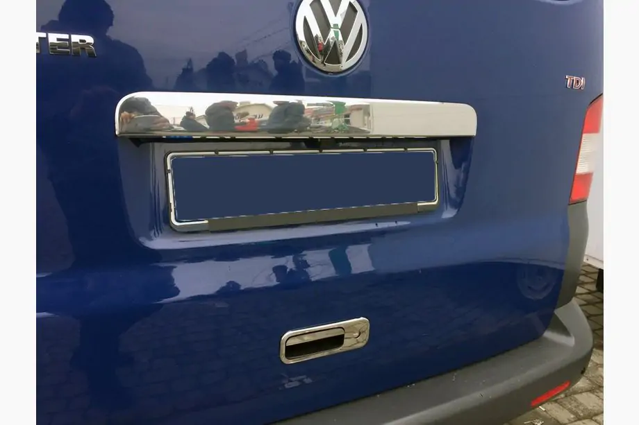 Volkswagen T5 Multivan 2003–2010 Chrom Heckklappenleiste über dem Kennzeichen (Edelstahl) Image