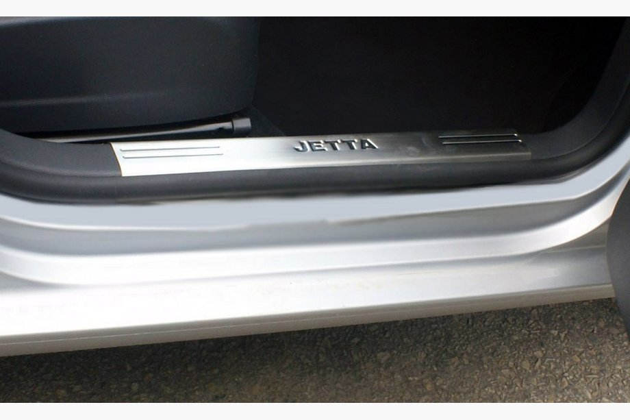 Volkswagen Jetta 2006-2011 Edelstahl Einstiegsleisten Innenbereich 4 Stk, mit Schriftzug, OmsaLine - Italienischer Edelstahl Foto 2