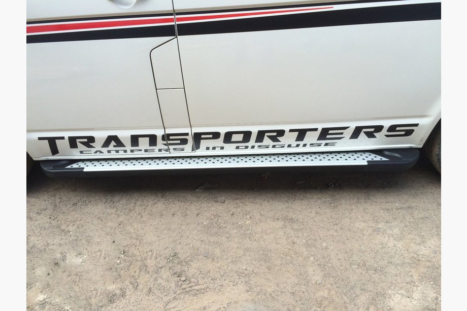 Volkswagen T6 2015-2024 Trittbretter Allmond Grey (2 Stk., Aluminium) Image