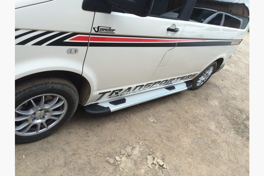 Volkswagen T6 2015-2024 Trittbretter Bosphorus OLD Grau (2 Stk., Aluminium) Kurzer Radstand Foto 2