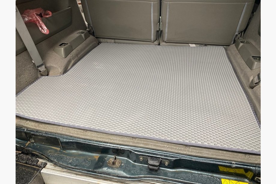 Nissan Patrol Y61 1997-2011 Kofferraummatte Lang (EVA, Grau) Image