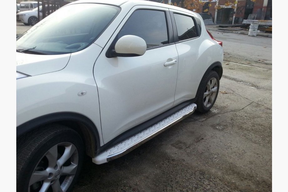 Nissan Juke 2010-2019 Trittbretter WhiteLine (2 Stk., Aluminium) Image