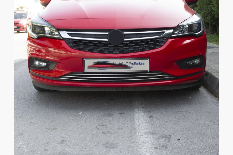Opel Astra K 2016-2021 Edelstahl Abdeckung für vordere Stoßstange (3 Stk) Image
