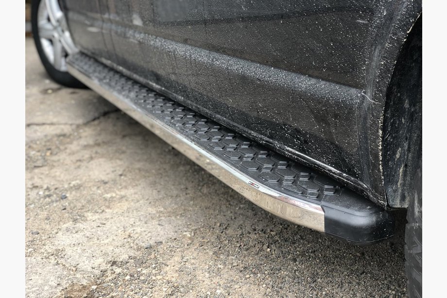 Volkswagen T5 Transporter 2003-2010 Trittbretter BlackLine (2 Stk, Aluminium) Image