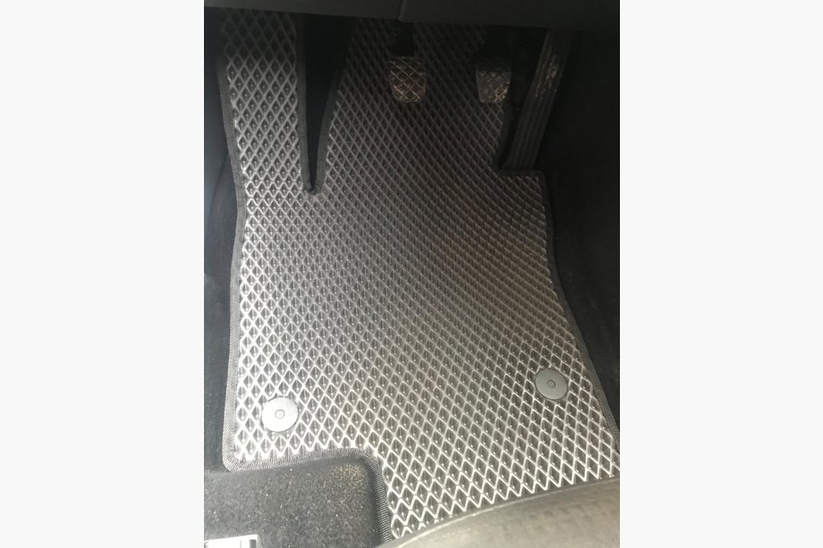 Volkswagen Jetta 2011-2018 EVA Fußmatten (schwarz) Image