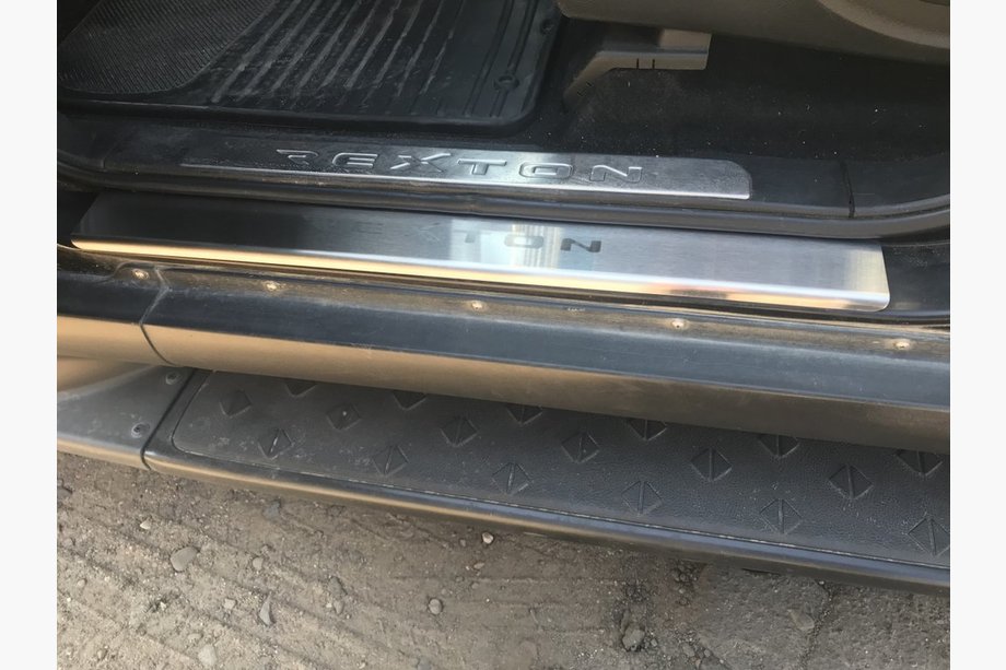 SsangYong Rexton I 2001-2017 Einstiegsleisten Abdeckungen Nataniko (4 Stk., Edelstahl) Image