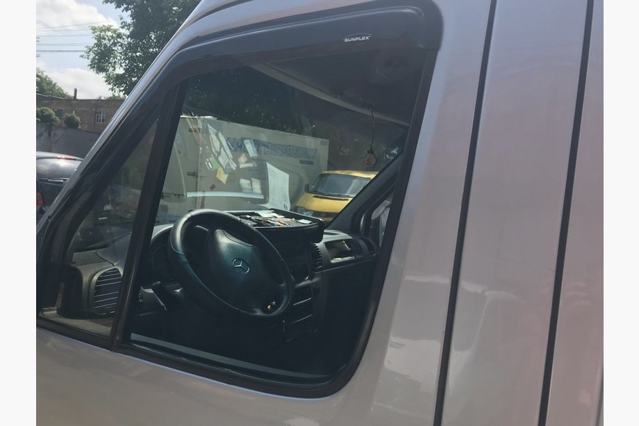 Volkswagen LT 1995-2006 Windabweiser (2 Stk, Sunflex) Image