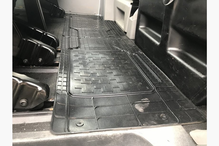 Volkswagen T5 Multivan 2003–2010 Hintere Gummimatten (2 Stk, Polytep) Image