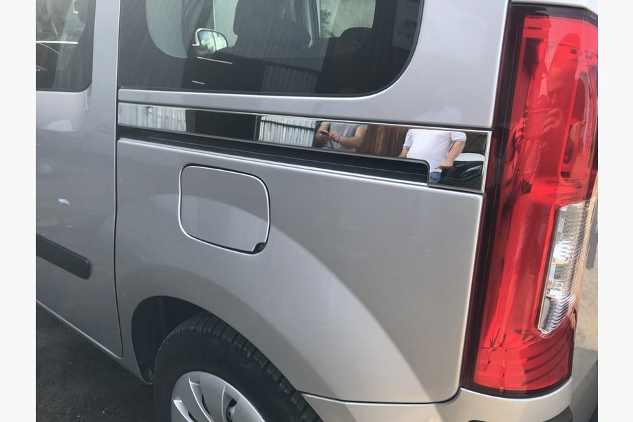 Renault Kangoo 2008–2020 Zierleisten für Schiebetür (2 Stk., Edelstahl) Image