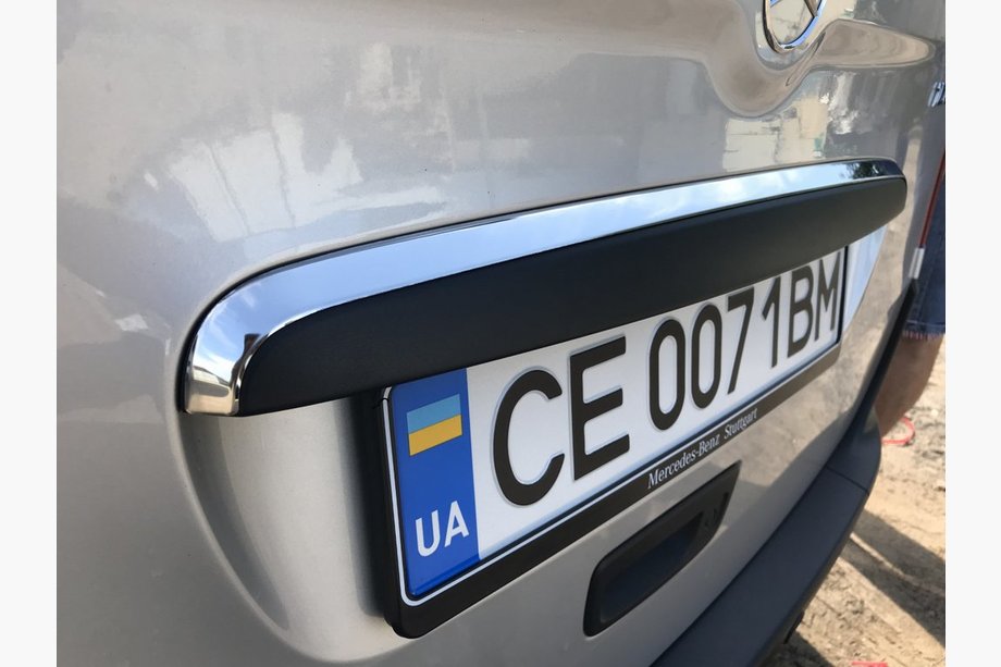 Mercedes Citan 2013-2021 Chromleiste über dem Kennzeichen (Edelstahl) Image