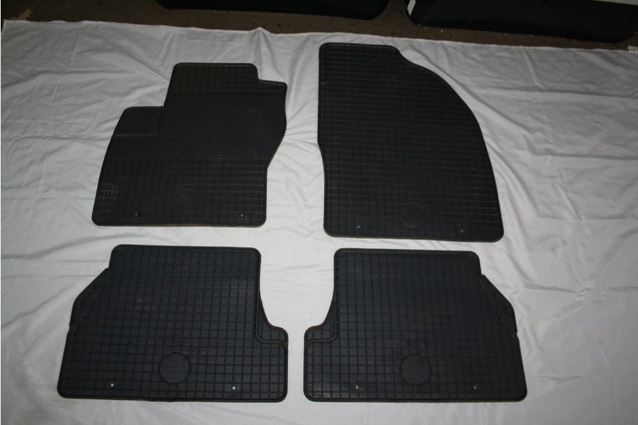 Ford Focus II 2008-2011 Gummimatten (4 Stk, Doma) Image