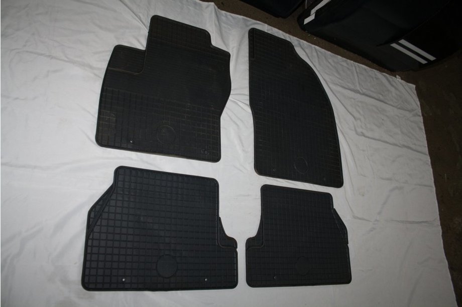 Ford Focus II 2005-2008 Gummimatten (4 Stk, Doma) Image