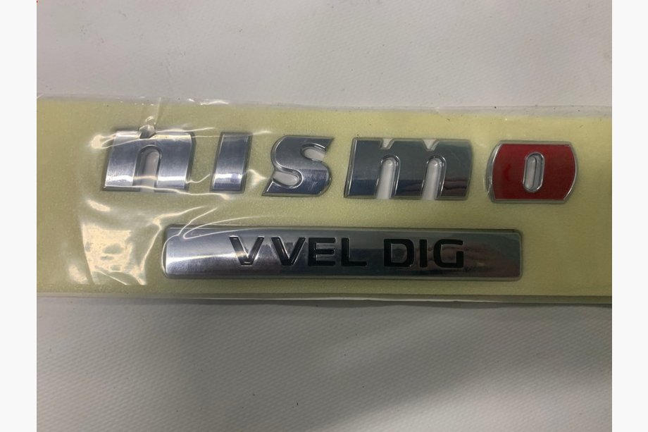 Nissan Patrol Y62 2010-2024 Emblem Nismo Image