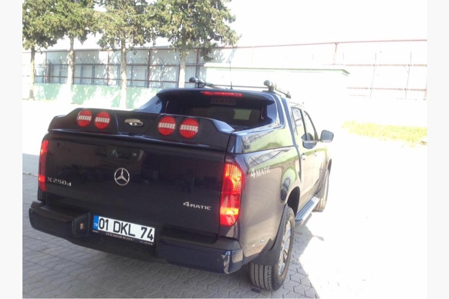 Mercedes X class 2017-2020 Laderaumabdeckung GRAND BOX Image