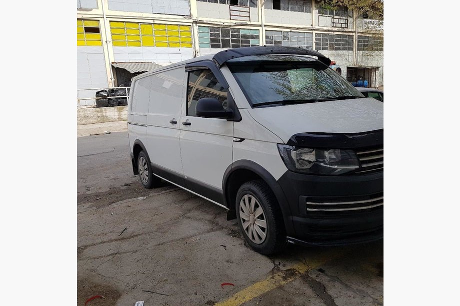 Volkswagen T6 2015-2024 Satz Kotflügelverbreiterungen und Zierleisten (11-teilig) 2015-2019, 1 Schiebetür, Kurzer Radstand Foto 3