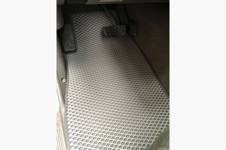 Nissan Patrol Y61 1997-2011 EVA Fußmatten (Grau) 2 Stück (Vorne) Image