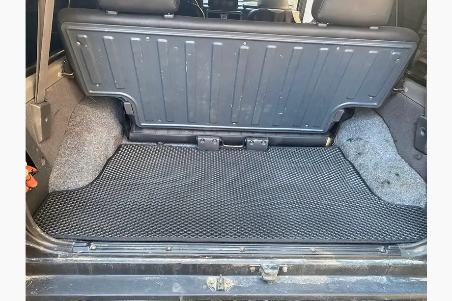 Nissan Patrol Y60 1988–1997 Kofferraummatte Kurz (EVA, Schwarz) Image