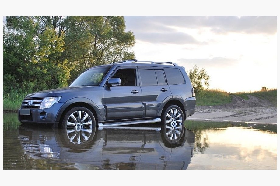 Mitsubishi Pajero Wagon III 1999-2006 Windabweiser (4 Stk, Cobra) Image
