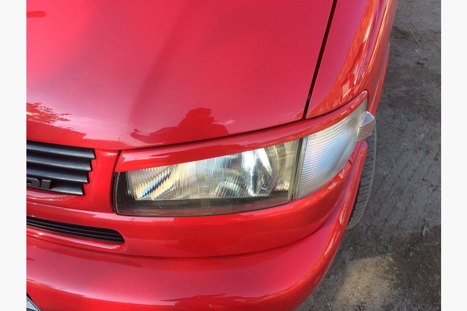 Volkswagen T4 Caravelle/Multivan 1990–2003 Scheinwerferblenden Schräg Motorhaube (2 Stk) Schwarz Glanz Image