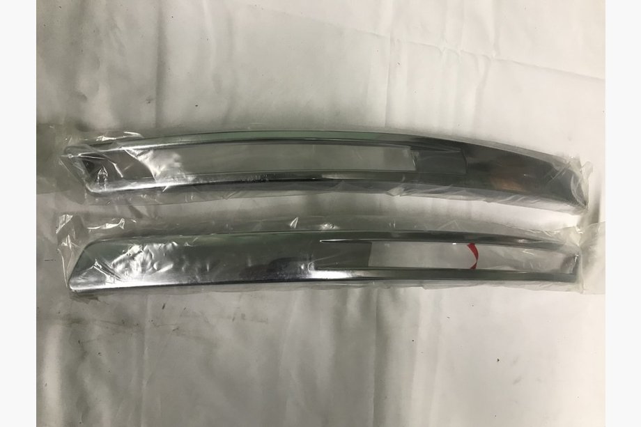 Volkswagen Passat B6 2006-2012 Zierleisten für vordere Stoßstange (2 Stk., ABS) Image