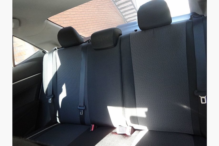 Toyota Corolla 2013-2019 Autositzbezüge (Stoff, Classik) Image