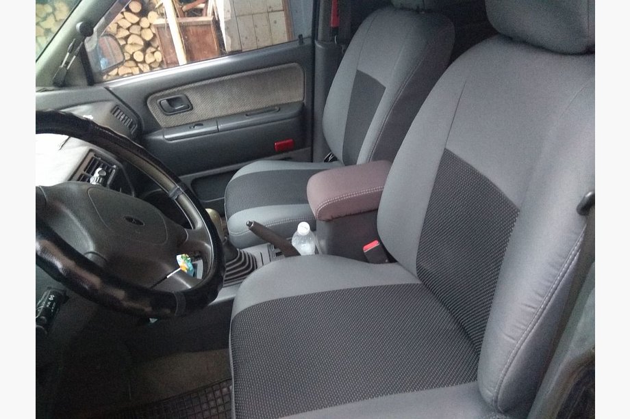 Mitsubishi Space Wagon 1998-2004 Autositzbezüge (Stoff, Classik) Image