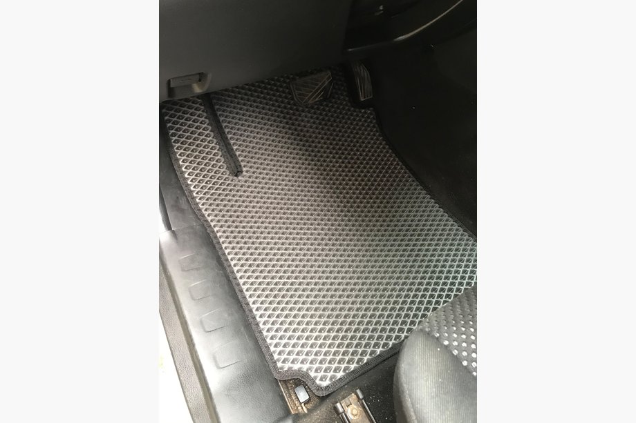 Suzuki Grand Vitara 2005-2017 EVA Fußmatten (schwarz) Image