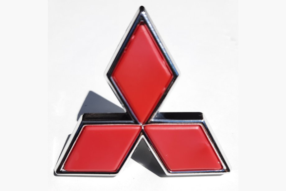 Mitsubishi Colt 1992-1996 Rotes Emblem (47mm Breite, 43mm Höhe) Image