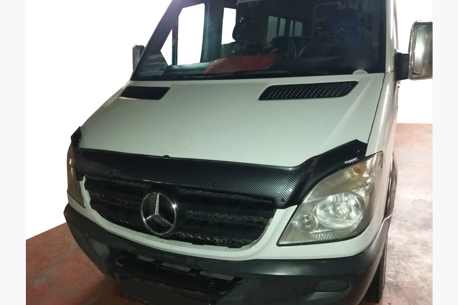 Mercedes Sprinter W906 2006–2018 Motorhaubenschutz Carbon-Look 2006-2013 (EuroCap) Image