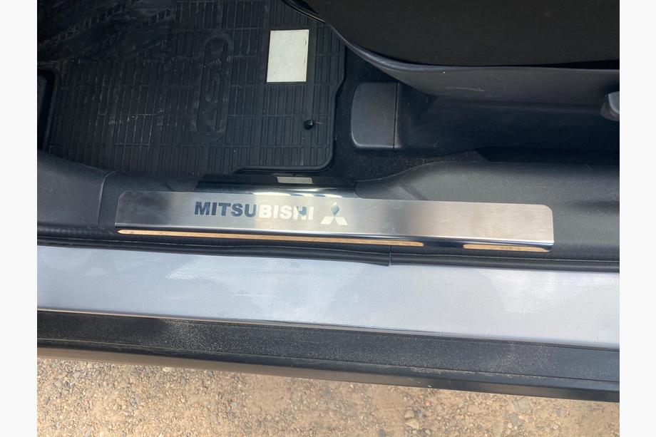 Mitsubishi Outlander 2012-2021 Einstiegsleisten Edelstahl Nataniko (2 Stk.) Foto 1