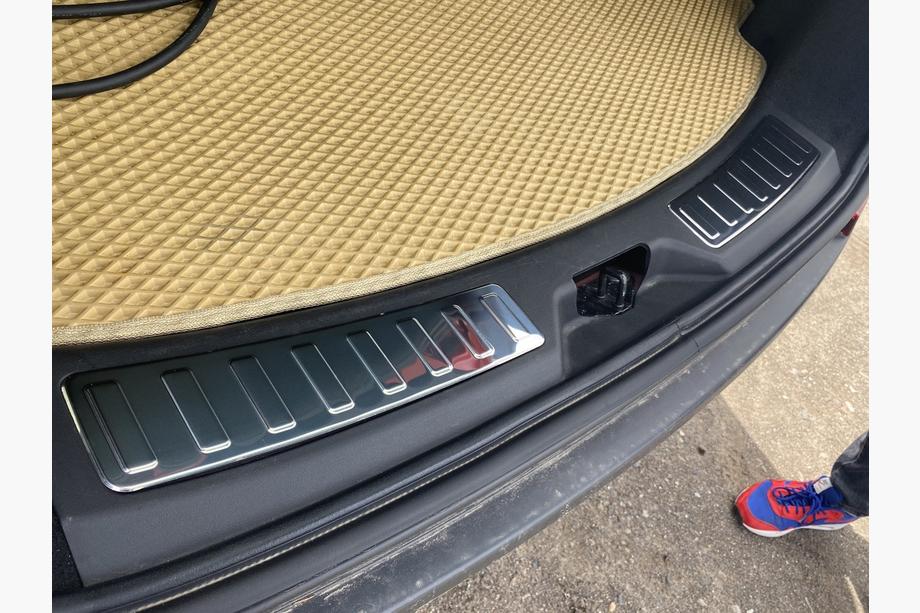 Land Rover Discovery Sport 2014- Edelstahl Ladekantenschutz hinten (2 Stk.) Foto 2