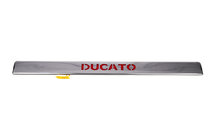 Fiat Ducato 2006-2025 LED Leiste über dem Kennzeichen (Edelstahl) Blaue LED-Beleuchtung Foto 1