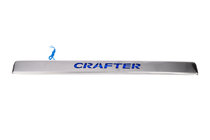 Volkswagen Crafter 2006-2016 Chromleiste über dem Kennzeichen mit LED-Beleuchtung (Edelstahl) Rote Beleuchtung Foto 1