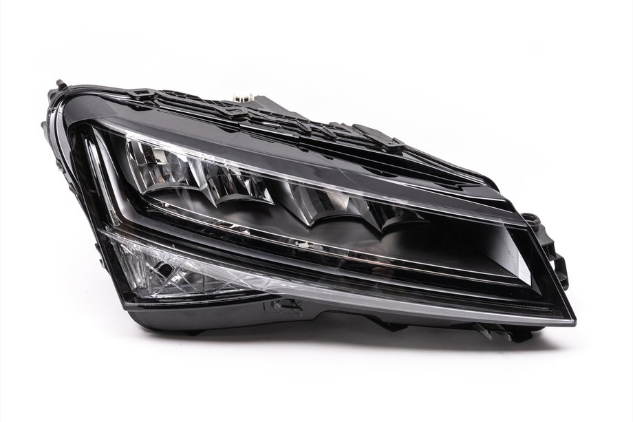 Skoda Superb 2015-2024 LED Frontscheinwerfer (Rechts, Original, Gebraucht) Image