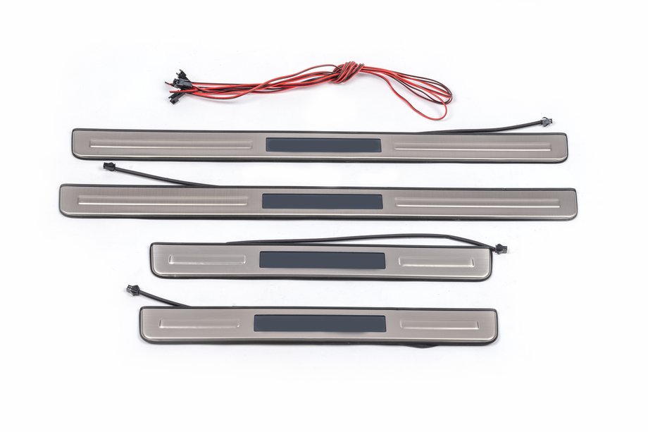 Toyota Land Cruiser 200 2007-2021 Einstiegsleisten mit Beleuchtung (4 Stk) Image