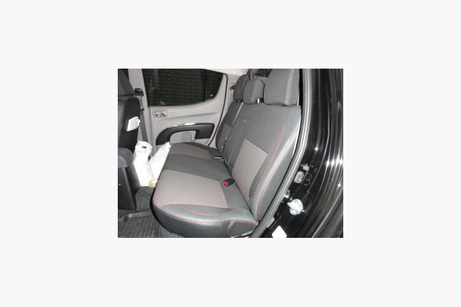 Mitsubishi L200 2006-2015 Autositzbezüge SoyuzAuto Premium Image
