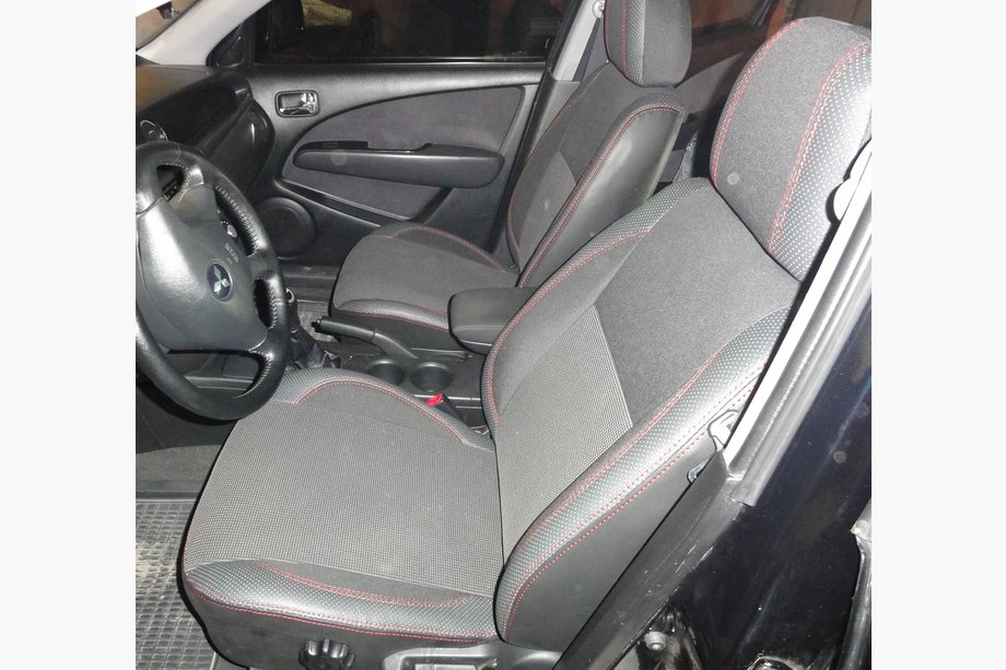 Mitsubishi Outlander 2001-2006 Autositzbezüge SoyuzAuto Premium Image