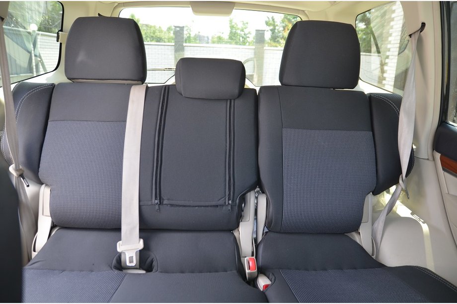 Mitsubishi Pajero Wagon III 1999-2006 Autositzbezüge (Kunstleder↗Stoff, Premium) Image