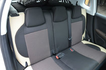 Opel Crossland X 2017-2024 Autositzbezüge Premium Foto 2