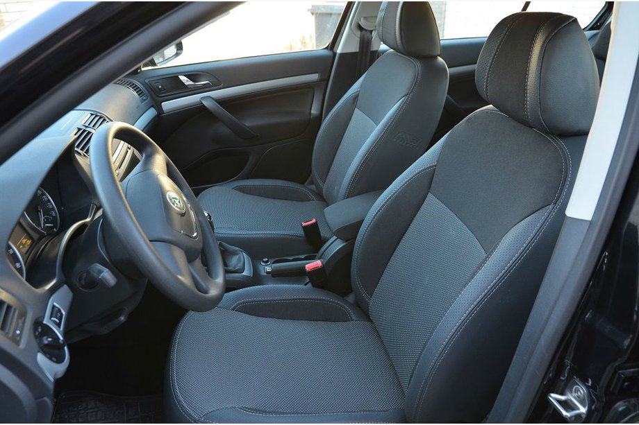 Skoda Octavia II A5 2006-2010 Autositzbezüge (Kunstleder↗Stoff, Premium) Image