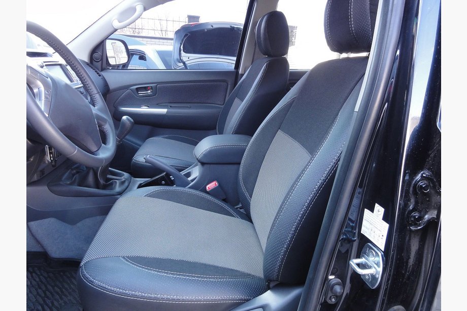 Toyota Hilux 2006-2015 Autositzbezüge Premium (2013+) Image