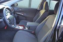 Toyota Camry 2011–2017 Autositzbezüge (Kunstleder↗Stoff, Premium) Foto 2