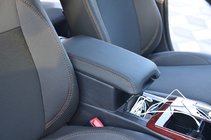 Toyota Camry 2011–2017 Autositzbezüge (Kunstleder↗Stoff, Premium) Foto 3