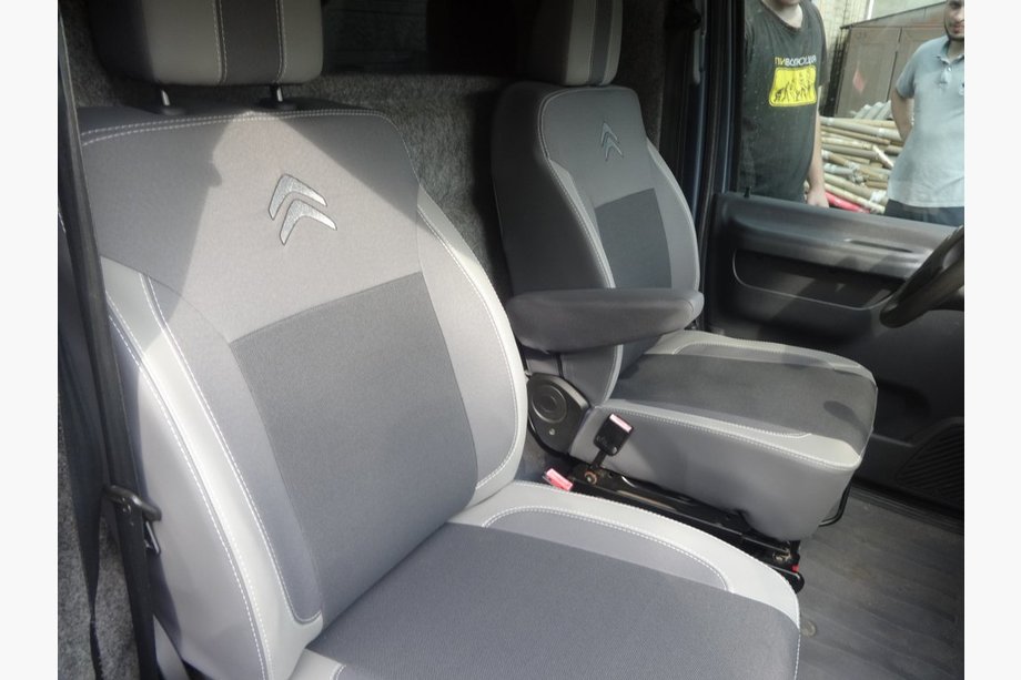 Citroen Jumpy 2007–2017 Autositzbezüge (Kunstleder↗Stoff, Premium) Image