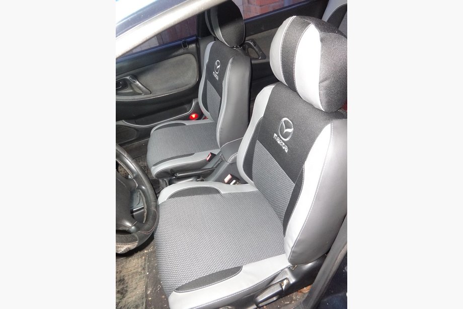 Mazda 626 1979-2002 Autositzbezüge (Kunstleder↗Stoff, Premium) Image