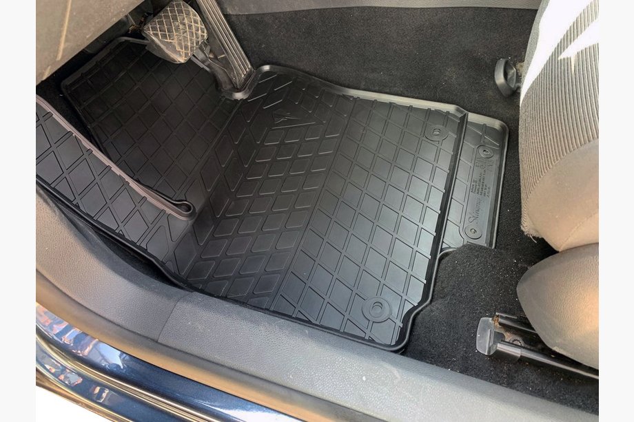 Volkswagen Golf 5 2003-2009 Gummimatten (4 Stk, Stingray Premium) Image
