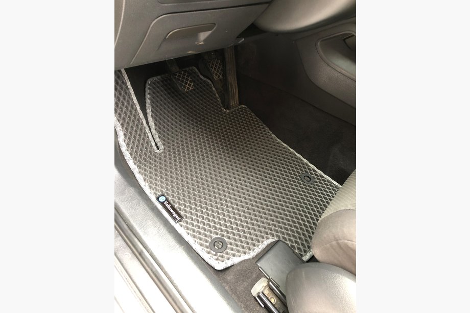 Volkswagen Golf 5 2003-2009 EVA Fußmatten (schwarz) Image