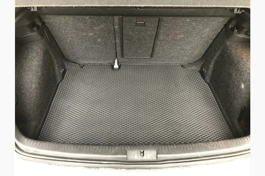 Volkswagen Golf 5 2003-2009 Kofferraummatte (HB, EVA, Schwarz) Image