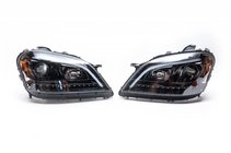 Mercedes ML W164 2005-2011 Frontscheinwerfer mit LED-Element (2005-2008, 2 Stk, schwarz getönt) Foto 1