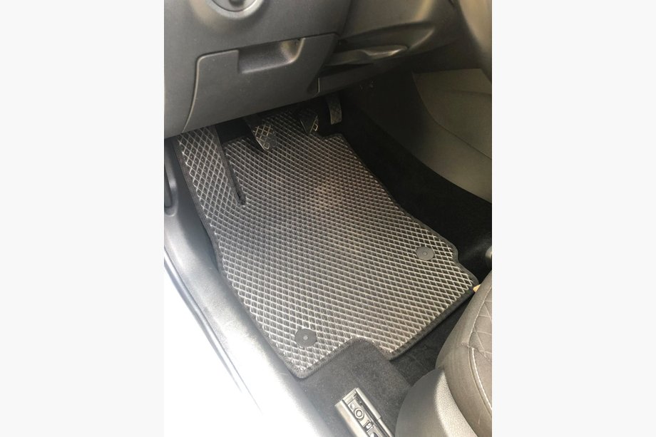 Skoda Octavia III A7 2013-2019 EVA Fußmatten (schwarz) Image